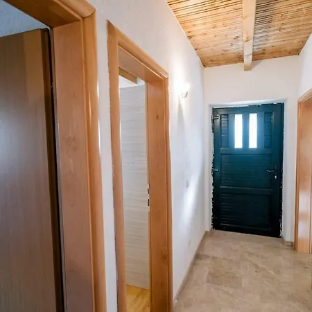 Simusica Dvori * Imotski